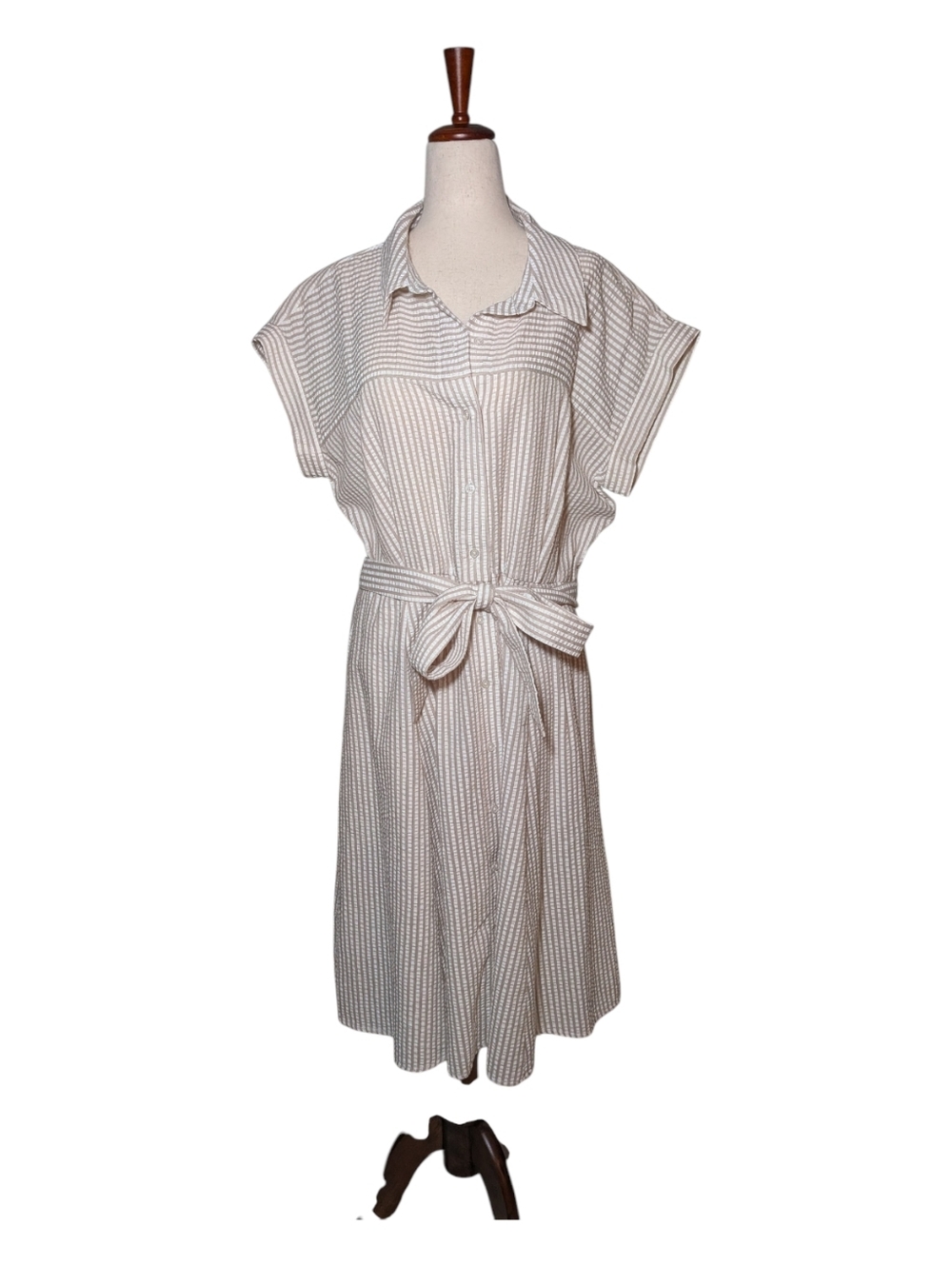 Chaps Beige and White Seersucker Beach Resort Dress